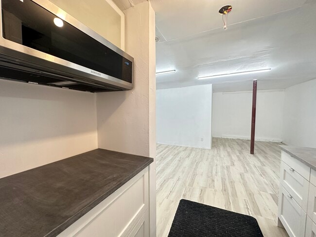 Building Photo - 2 Narragansett Ave