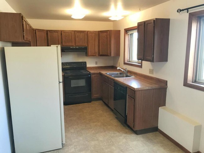 Building Photo - 2553 South Ridge Dr