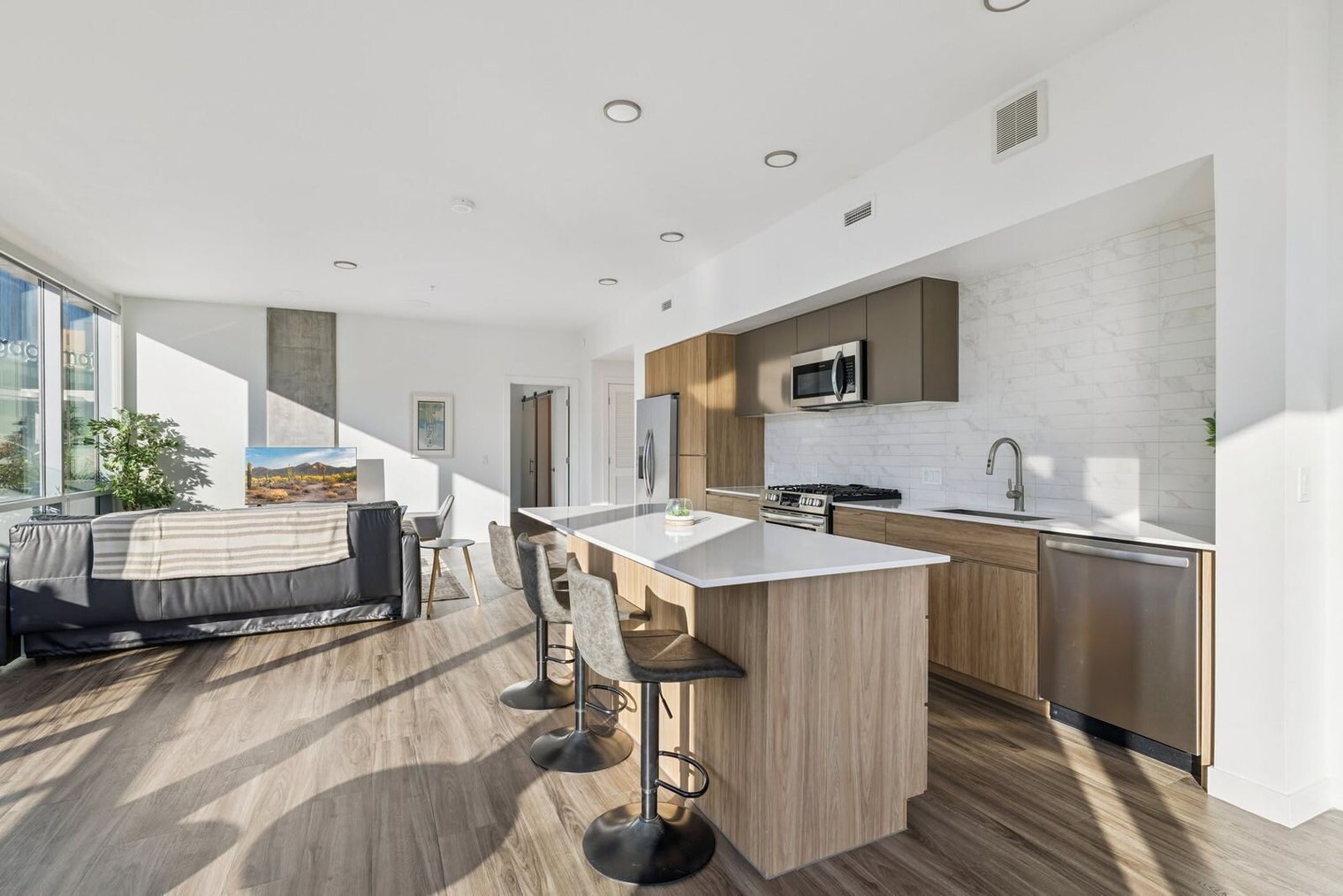 Building Photo - 222 E Jefferson St