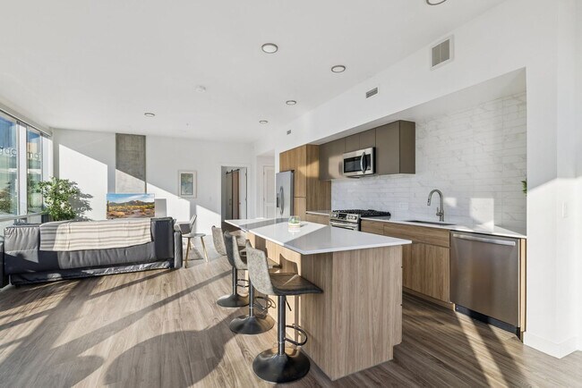 Building Photo - 222 E Jefferson St