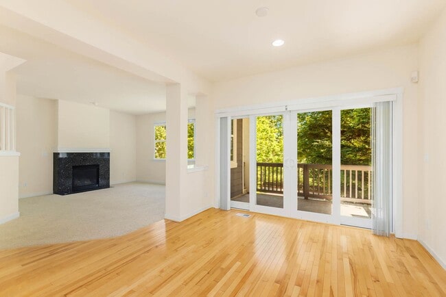 Building Photo - Beautiful 4-Bedroom Home in Prime Issaquah...