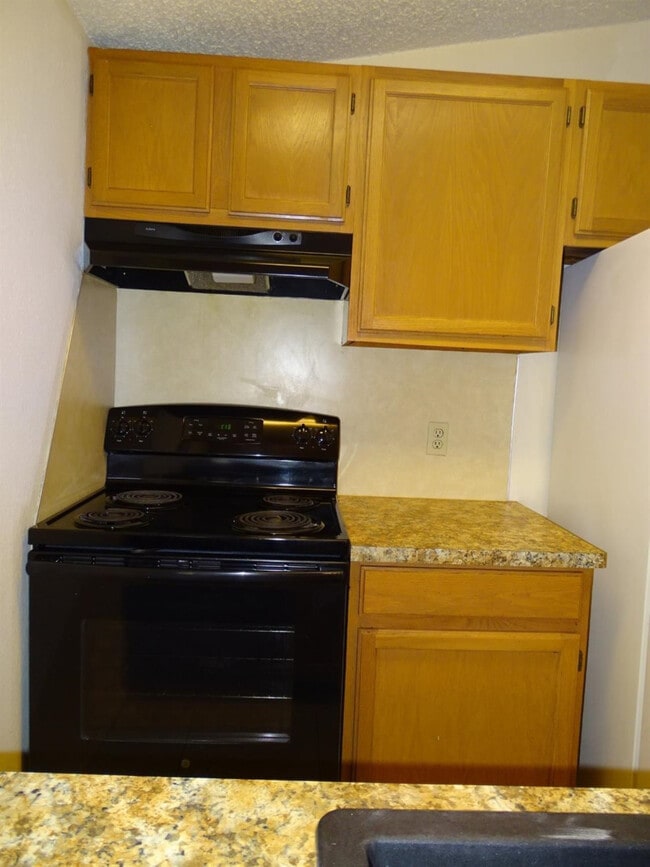 Building Photo - 206 N Troy Ave