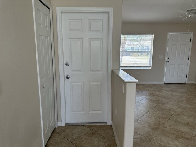 Building Photo - Spacious 2-Bed, 2-Bath Home in Venice with...