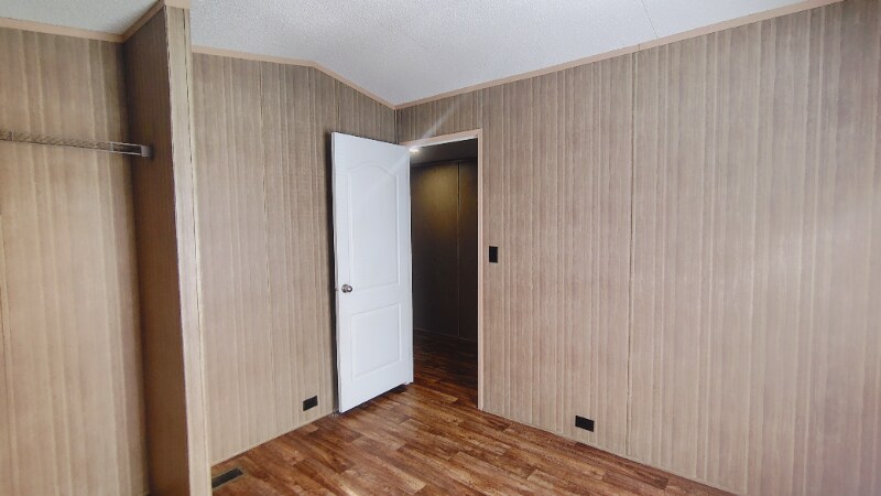 Building Photo - 4842 SW Topeka Blvd