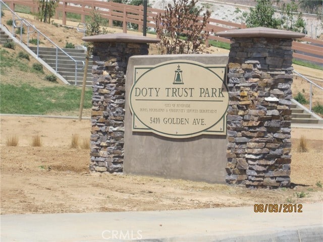 Building Photo - 5010 Golden Ave