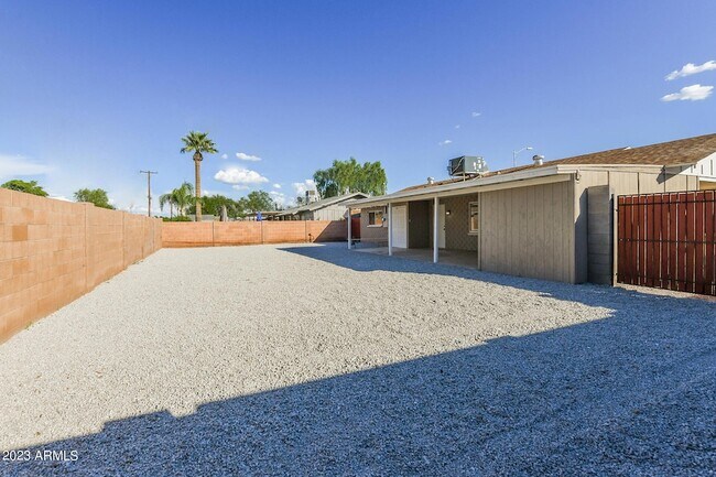 Building Photo - 8620 E Northland Dr