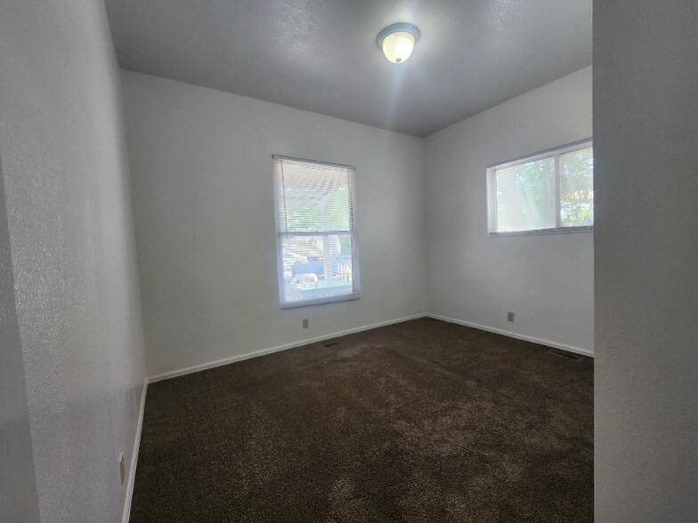 Building Photo - 1637 Cedar St