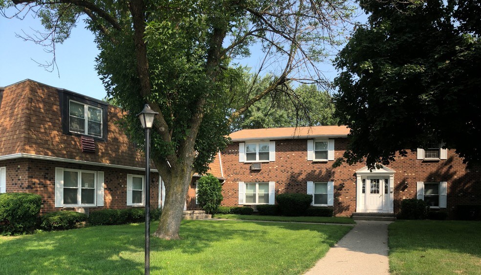 Manor Apartments for Rent in We... 100 Stanton Ln