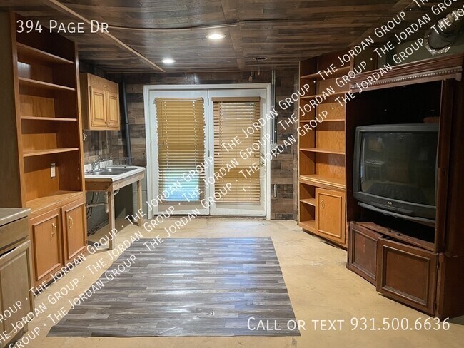 Building Photo - 394 Page Dr