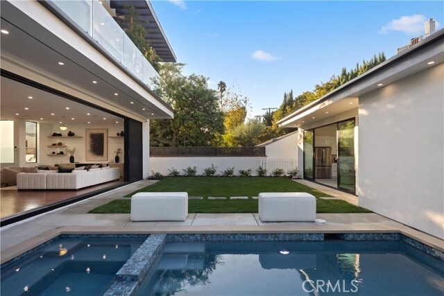 Building Photo - 14519 Greenleaf St