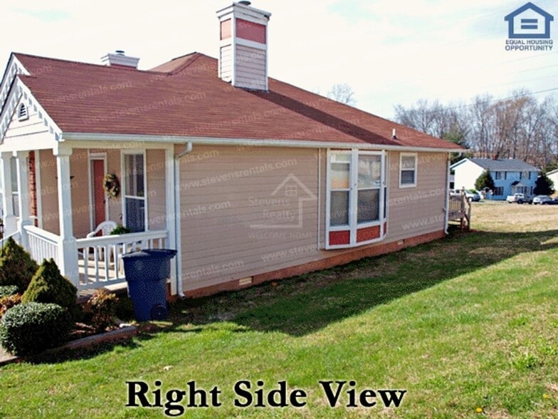 Building Photo - 106 Vinewood Rd