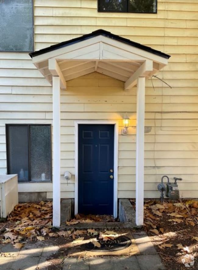 Building Photo - Furnished 2BD/1BTH