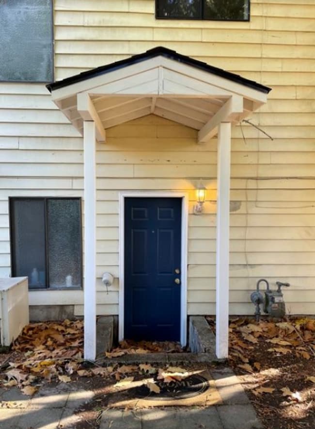Primary Photo - Furnished 2BD/1BTH