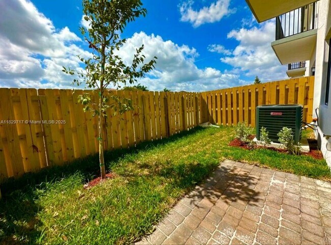 Building Photo - 15728 SW 136 Way