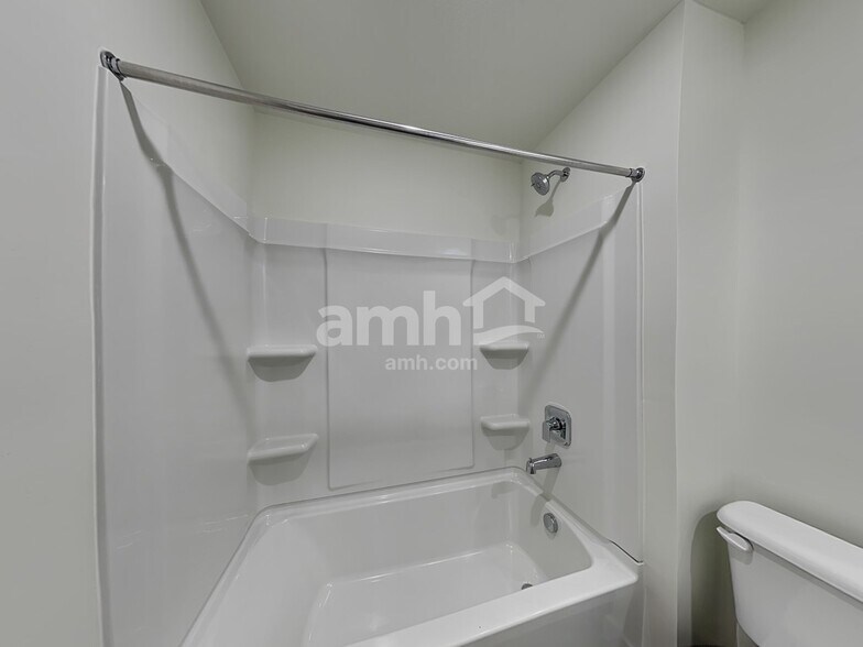 Building Photo - 1272 W Mahogany St