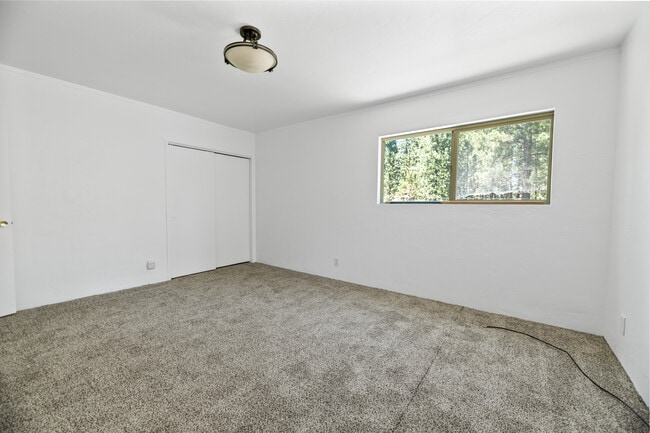 Building Photo - 383 Catalina Rd