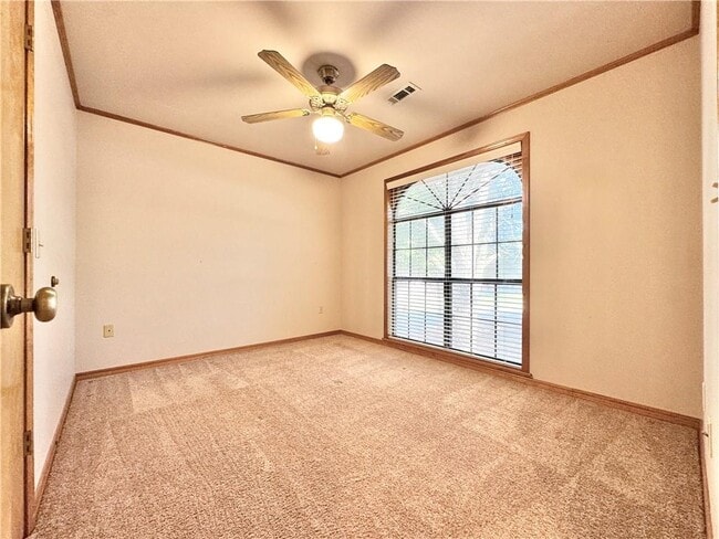 Building Photo - 768 E Birwin St