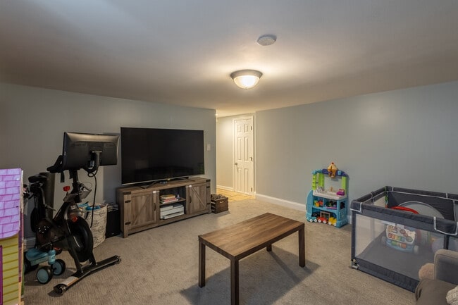 Building Photo - 4038 N Lavergne Ave