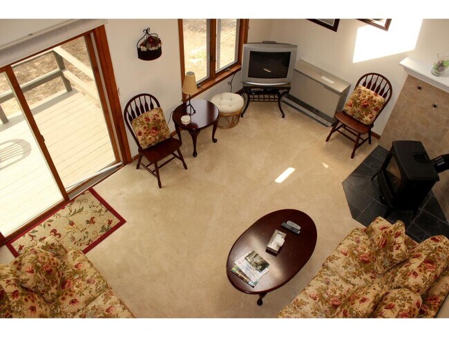 Building Photo - 619 Otter Rd