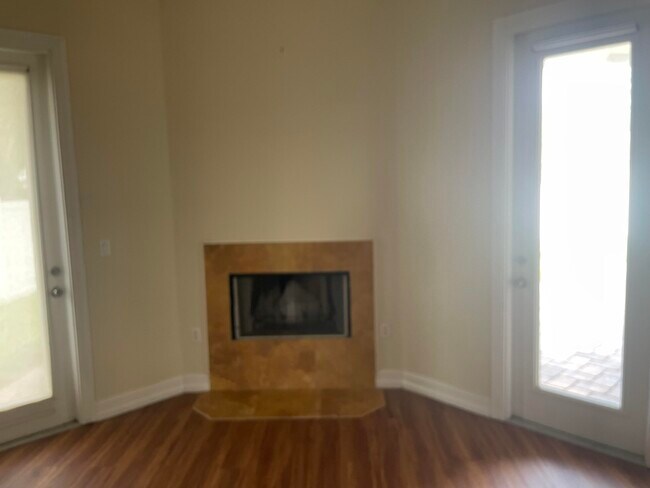 Building Photo - 3073 SW Savona Blvd