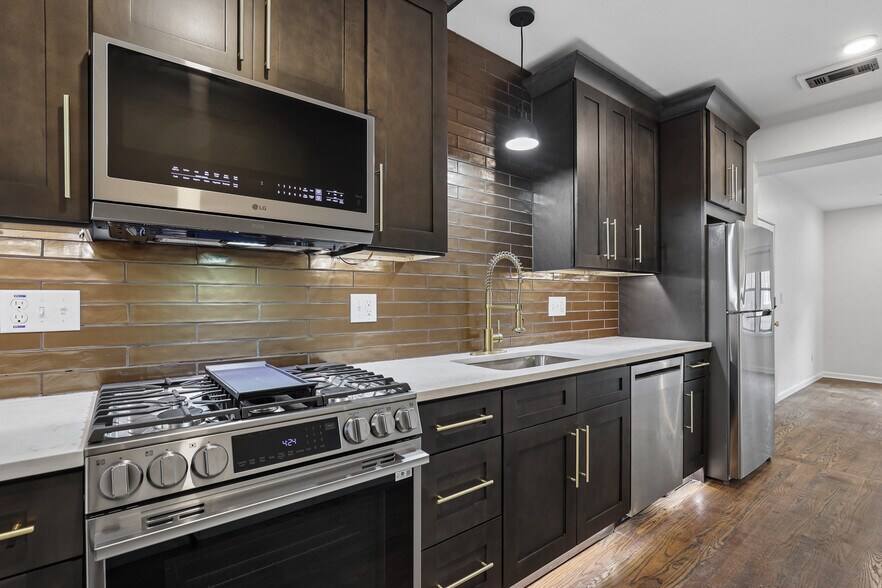 Building Photo - 5-9 Del-Lin Drive