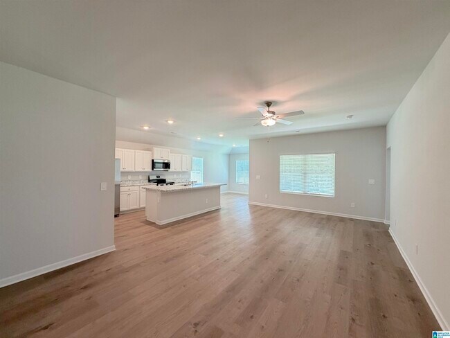 Building Photo - 302 Spanish Moss Ct