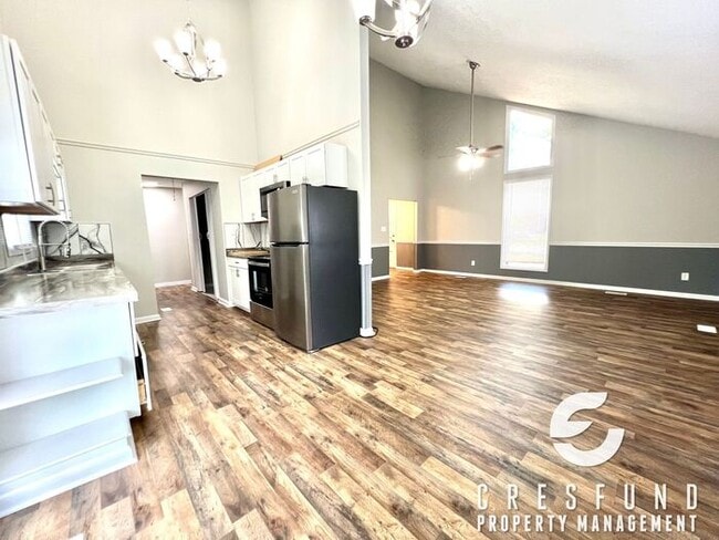 Building Photo - RENT JUST REDUCED! 3 Bedroom Available For...