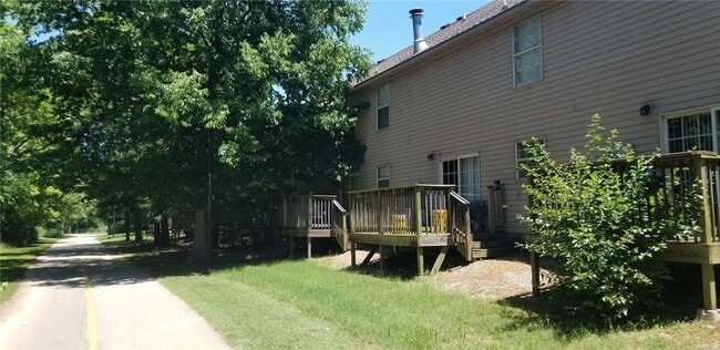 Building Photo - 1773 N Chestnut Ave