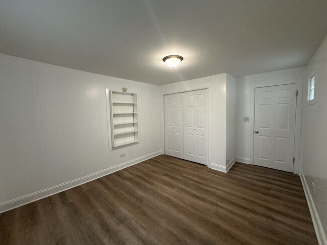 Building Photo - 3238 N Leclaire Ave