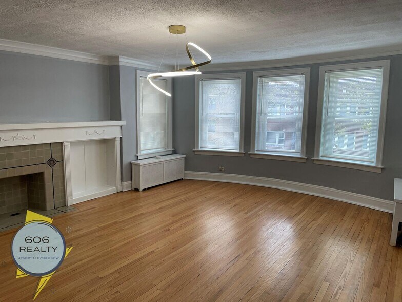 Building Photo - 1461 W Edgewater Ave