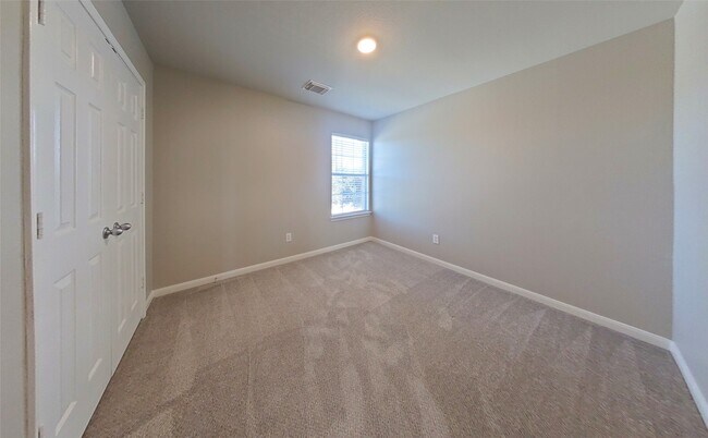 Building Photo - 29303 Legends Hill Dr