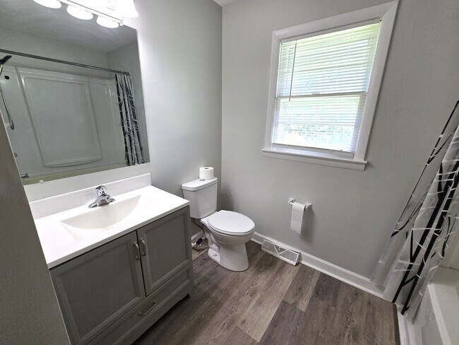 Building Photo - 3/2 with Fenced Yard; In-town and Near an AppalCART