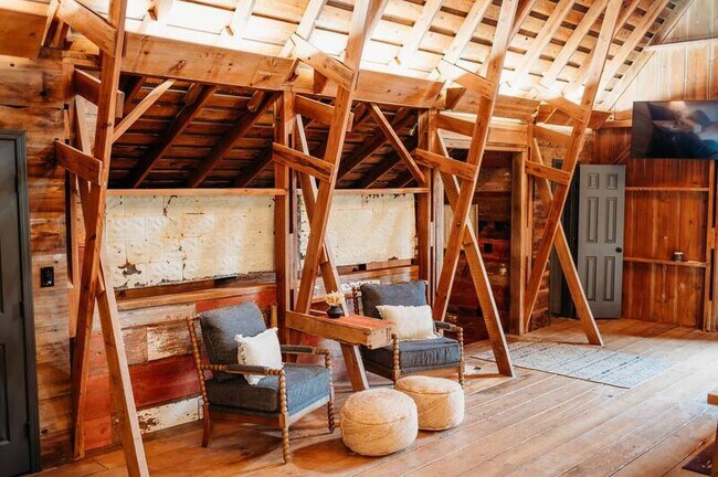 Building Photo - 19920 NW Farley Hampton Rd