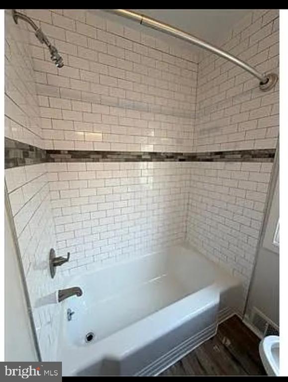 Building Photo - 3909 Rosecrest Ave