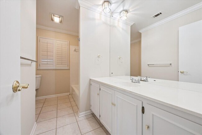 Building Photo - 4106 Greystone Dr