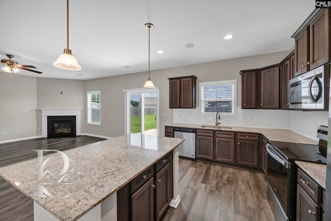 Building Photo - 5 Spinney Ct