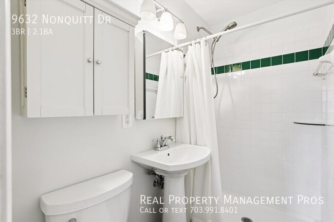 Building Photo - 9632 Nonquitt Dr