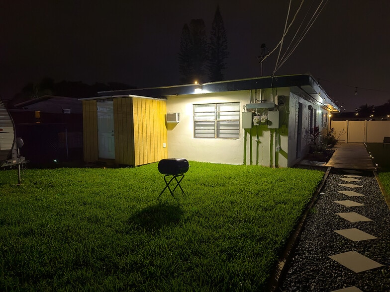 Building Photo - 6036 Polk St