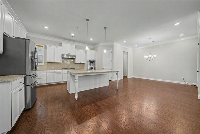 Building Photo - 165 Mansfield Dr