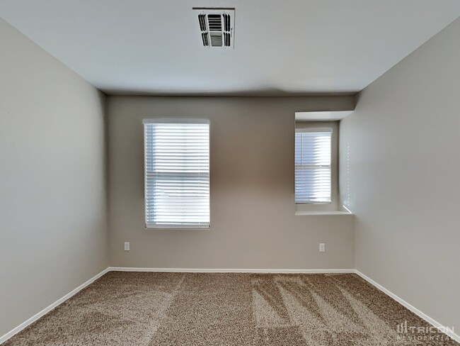 Building Photo - 1169 N 163rd Dr