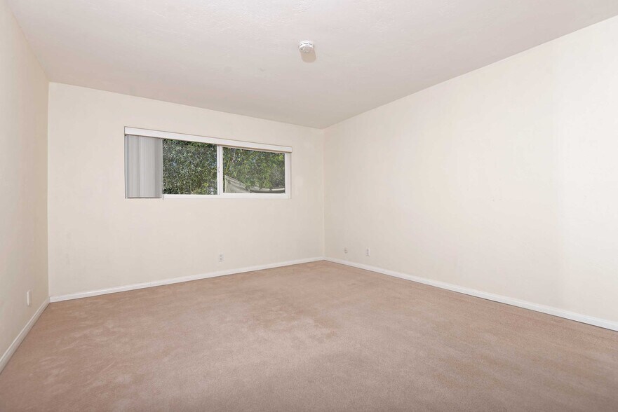 Building Photo - 2002 Missouri St