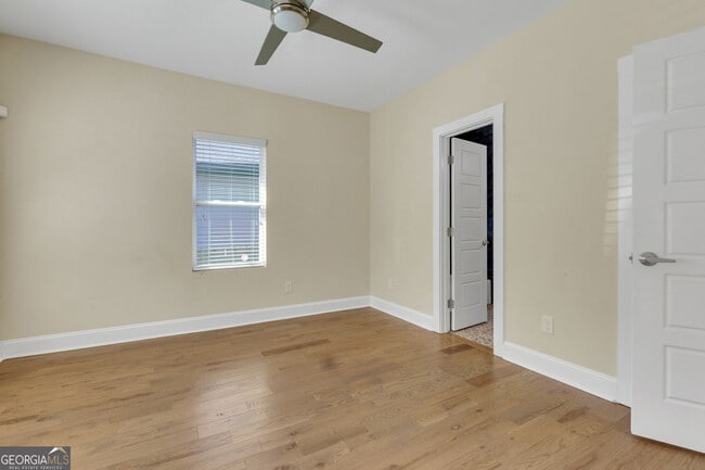 Building Photo - 998 Mayson Turner Rd NW