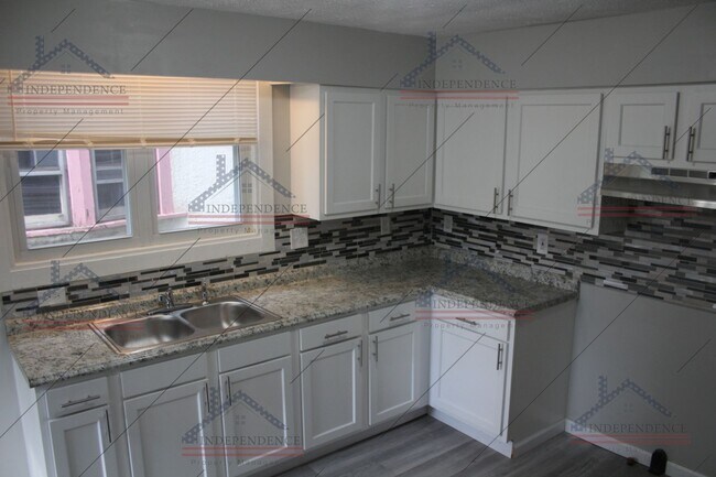 Building Photo - Illinois Estate: New Year, New Home: 50% O...