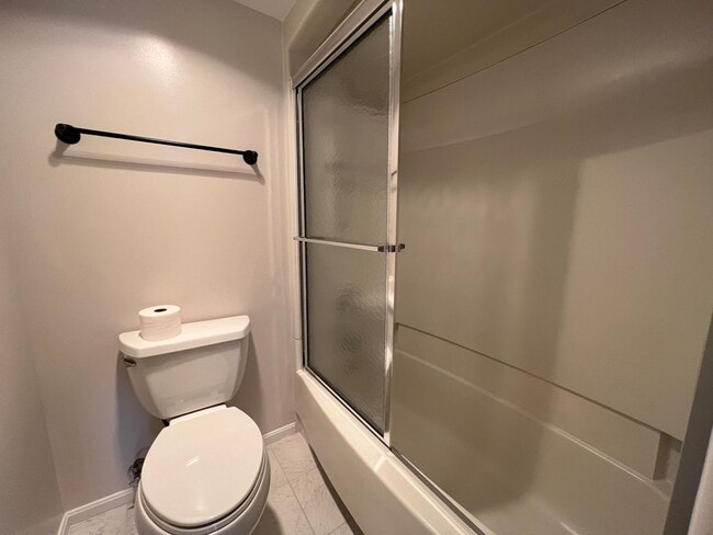 Building Photo - Luxurious 2 Bed 2 Bath Penthouse In Alta V...