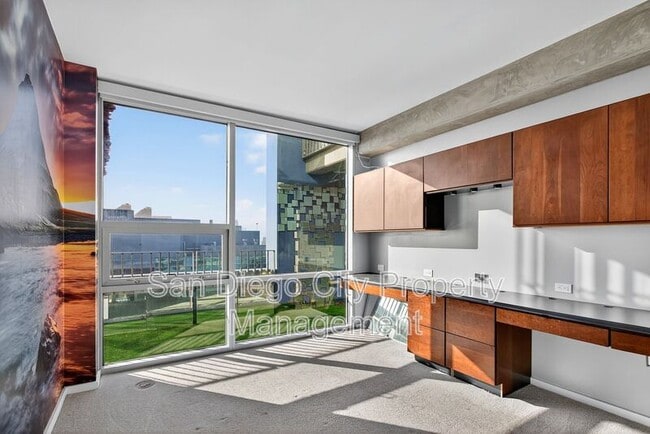 Building Photo - 321 Tenth Ave