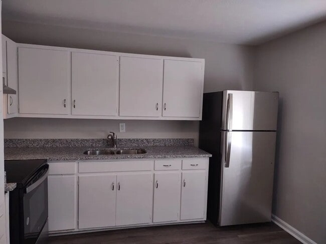 Building Photo - 1327 Ridgeview Rd