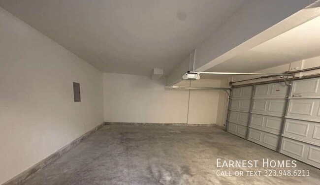 Building Photo - 11455 Tampa Ave