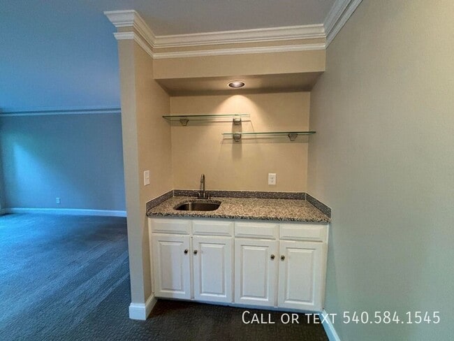 Building Photo - 4978 Hunting Hills Cir