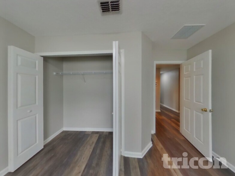 Building Photo - 76383 Timbercreek Blvd