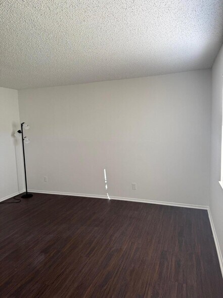 Building Photo - 2786 Tennis Club Dr